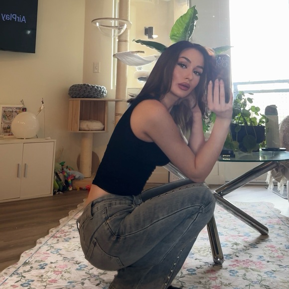 a_laurs_closet